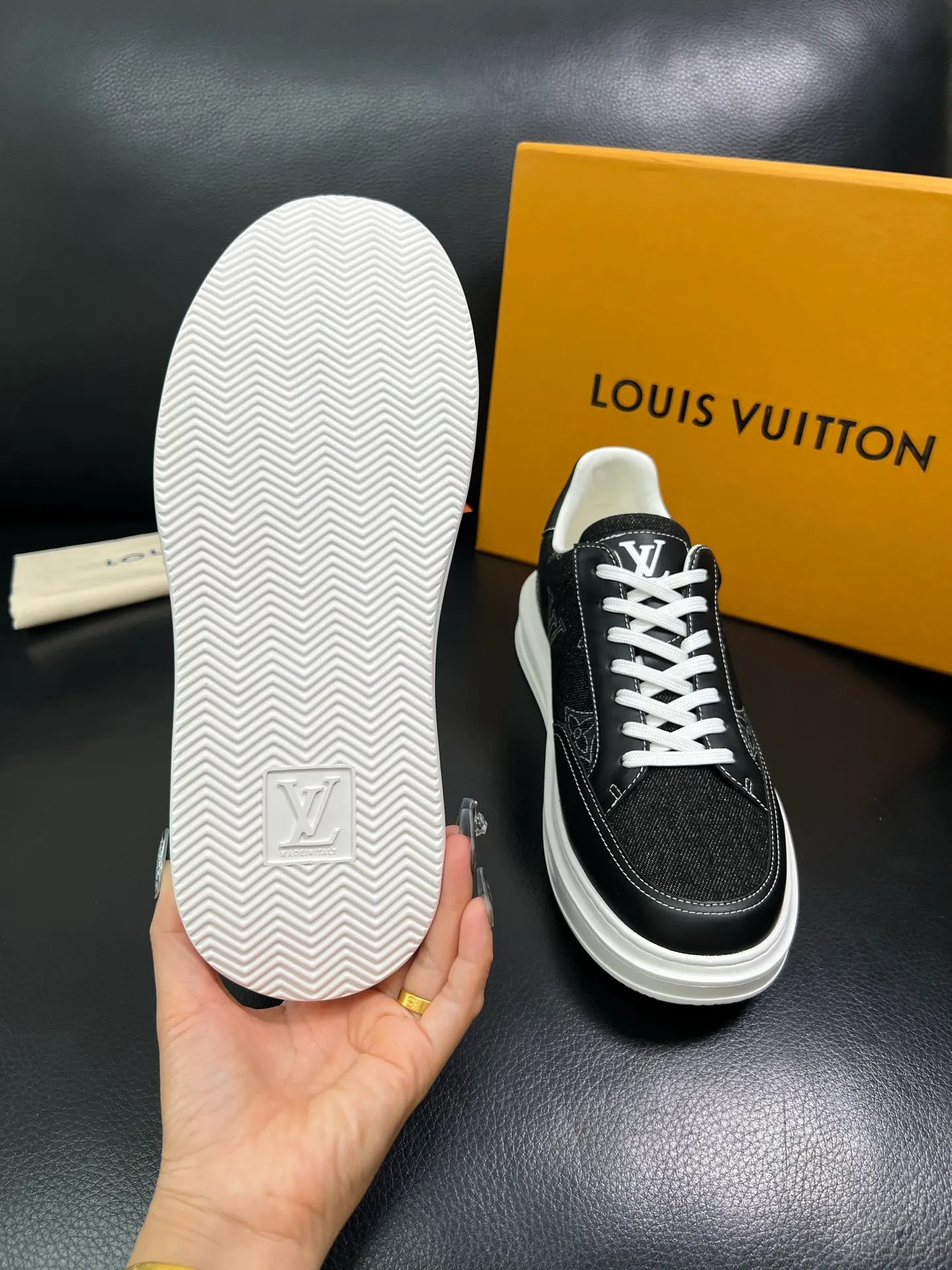 Men's shoes 💰740 Lv 🔍Top purchasing agent Louis Vuitton, sports sneakers counter synchronization, uppers imported from Italy, high-quality splicing with colorful and complex crafts, imported mesh pads are soft and comfortable, soles: original soles specially provided by the original factory, T men's shoes 💰U exclusive activity molded soles are super comfortable, original factory and single goods, high quality, welcome to compare, code number 38-44 (custom-made 45 46 )85867